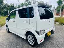 https://riyasewana.com/uploads/suzuki-wagonr-stingray-2018-1213283212933.jpg