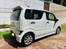 https://riyasewana.com/uploads/suzuki-wagonr-stingray-2018-712411412634.jpg