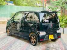 https://riyasewana.com/uploads/suzuki-wagonr-stingray-28801514323.jpg