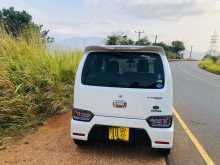 https://riyasewana.com/uploads/suzuki-wagonr-stingray-30911304872.jpg