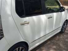 https://riyasewana.com/uploads/suzuki-wegon-r-121343234963.jpg