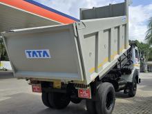 https://riyasewana.com/uploads/tata-lpt-1618-57540117075.jpg