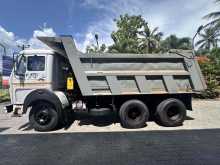 https://riyasewana.com/uploads/tata-tipper-106542422743.jpg