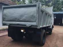 https://riyasewana.com/uploads/tata-tipper-121946324273.jpg