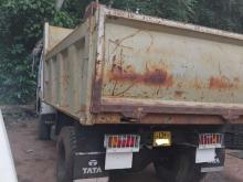 https://riyasewana.com/uploads/tata-tipper-311930386144.jpg