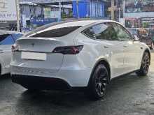 Tesla Model Y 2024 SUV