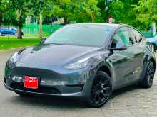 Tesla Model Y Long Range 2024 SUV