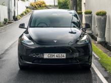 Tesla Model Y 2024 SUV