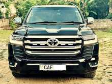 Toyota Land Cruiser Sahara V8 2014 SUV