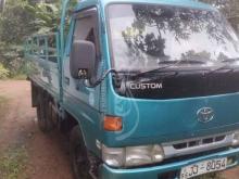 Toyota Toyota 2000 Lorry