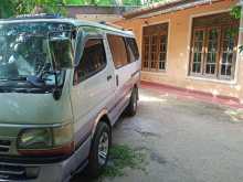 Toyota 102 1993 Van