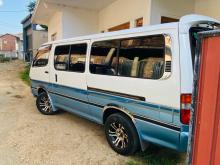 Toyota Dolphin 113 1991 Van
