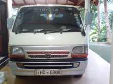 Toyota Dolphin 113 2003 Van