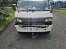 Toyota 172 2000 Van