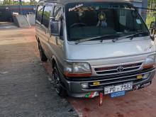 Toyota Dolphin 172 2001 Van