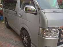 Toyota 200 DX 2006 Van