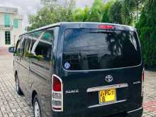 Toyota Hiace 2006 Van