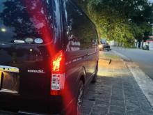 https://riyasewana.com/uploads/toyota-2015-kdh-176113324773.jpg