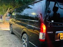 https://riyasewana.com/uploads/toyota-2015-kdh-176113324882.jpg