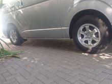 https://riyasewana.com/uploads/toyota-201kdh-van-4903386406.jpg