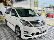 https://riyasewana.com/uploads/toyota-alphard-executive-2213041722922.jpg