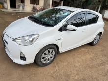 https://riyasewana.com/uploads/toyota-aqua-108544717996.jpg
