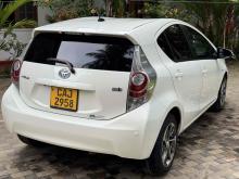 https://riyasewana.com/uploads/toyota-aqua-1117140924054.jpg