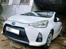 https://riyasewana.com/uploads/toyota-aqua-112024046905.jpg