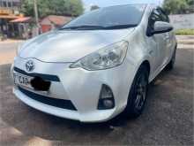 https://riyasewana.com/uploads/toyota-aqua-1212141122312.jpg