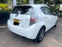 https://riyasewana.com/uploads/toyota-aqua-1212145624701.jpg