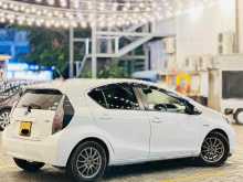 https://riyasewana.com/uploads/toyota-aqua-1215182122202.jpg