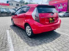 https://riyasewana.com/uploads/toyota-aqua-1220095624171.jpg