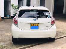 https://riyasewana.com/uploads/toyota-aqua-1220542653.jpg