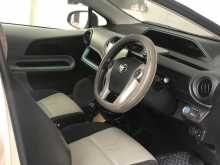 https://riyasewana.com/uploads/toyota-aqua-1220542914.jpg