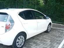 https://riyasewana.com/uploads/toyota-aqua-13172114314.jpg