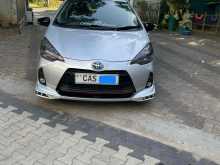 https://riyasewana.com/uploads/toyota-aqua-1411133122943.jpg