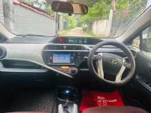 https://riyasewana.com/uploads/toyota-aqua-14121323645.jpg