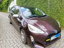 https://riyasewana.com/uploads/toyota-aqua-14121831754.jpg