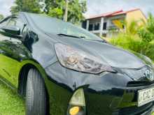 https://riyasewana.com/uploads/toyota-aqua-14141523126.jpg