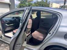 https://riyasewana.com/uploads/toyota-aqua-14211153675.jpg