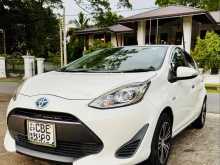 https://riyasewana.com/uploads/toyota-aqua-1512091822792.jpg