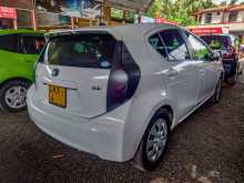 https://riyasewana.com/uploads/toyota-aqua-15124825964.jpg