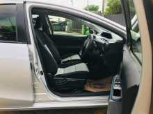 https://riyasewana.com/uploads/toyota-aqua-16101459293.jpg