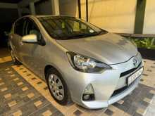 https://riyasewana.com/uploads/toyota-aqua-171045064202.jpg