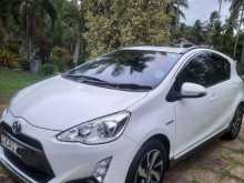 https://riyasewana.com/uploads/toyota-aqua-18843084342.jpg