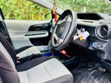 https://riyasewana.com/uploads/toyota-aqua-1910404324273.jpg