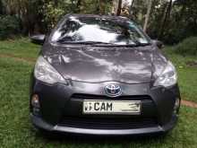 https://riyasewana.com/uploads/toyota-aqua-192128154581.jpg