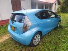 https://riyasewana.com/uploads/toyota-aqua-192253444082.jpg