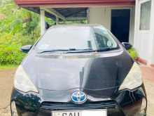 https://riyasewana.com/uploads/toyota-aqua-199443722102.jpg