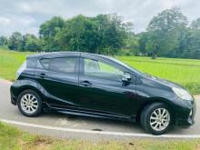 https://riyasewana.com/uploads/toyota-aqua-199563324162.jpg